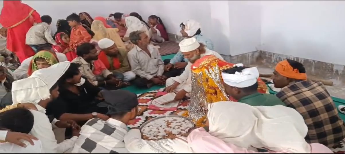 Khategaon News Unique initiative - Muslim people started a new initiative by marrying a daughter.