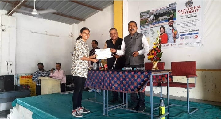 Kannod News: Miss Tanishka and many other students were honored