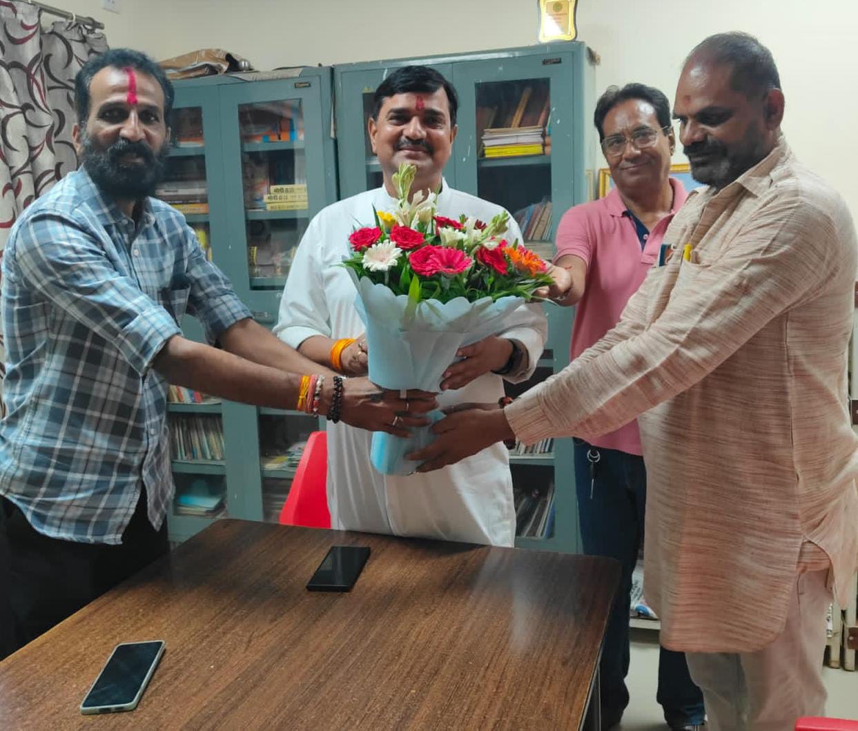 Bhopal: Seva Bharati All India Officer Ramendra Singh became the General Secretary of MP Red Cross Society, there was a flood of congratulations.