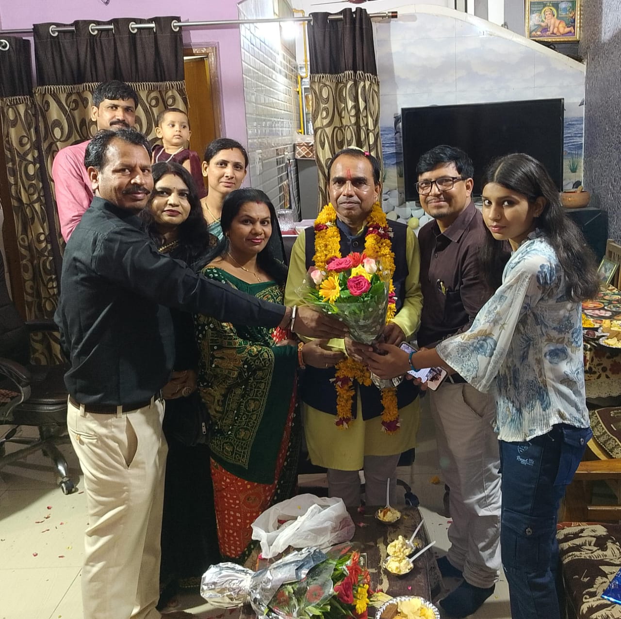 Bhopal News: Birthday of the founder of the social organization was celebrated with great pomp