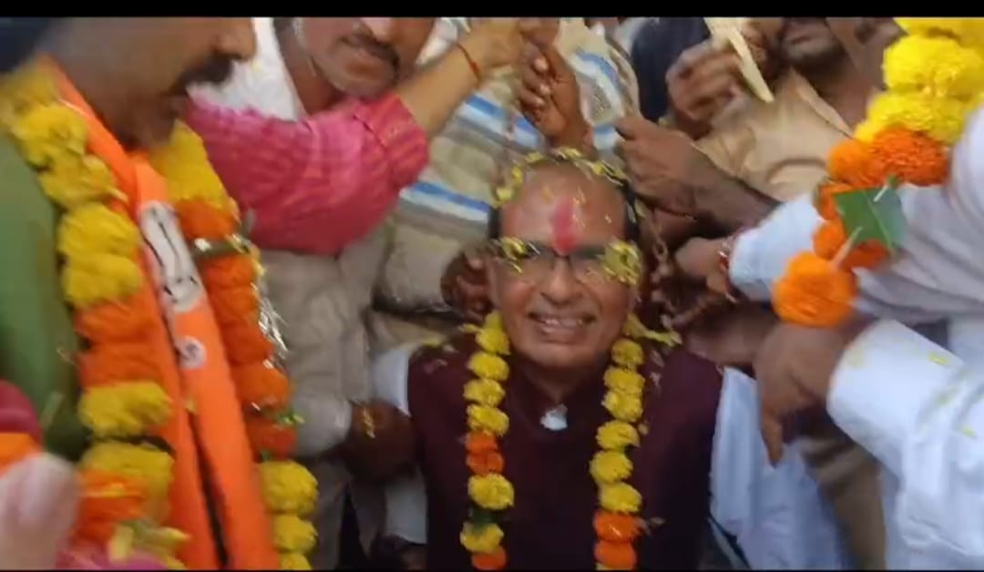 Sahu community of Khategaon did Tuladan of the Union Agriculture Minister