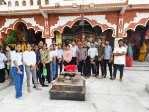 Khategaon News: Digital students hoisted the flag in the district level cricket competition.