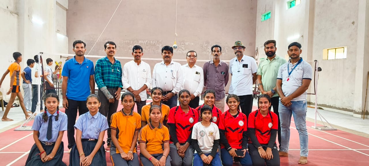 Khategaon News: Digital School hoisted the flag of success in Kalaripayattu district level competition.