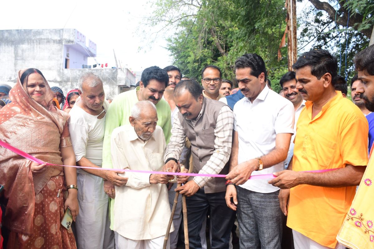 Khategaon News: Voltage problem in Khategaon colonies will end: MLA Ashish Sharma