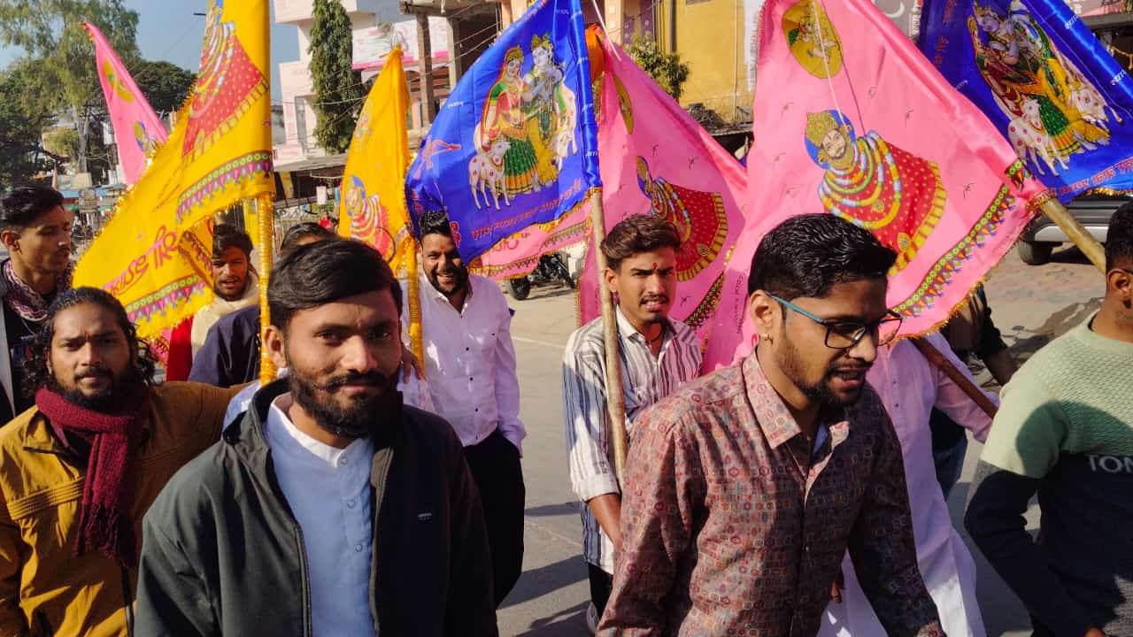 Khategaon News: Shyam devotees reached Khatu's court in Khategaon after a 45 km trek