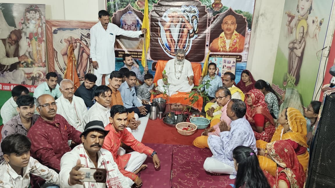 Khategaon: On the two-day Guru Purnima festival, various events were organized under the guidance of saint Dada Bhai