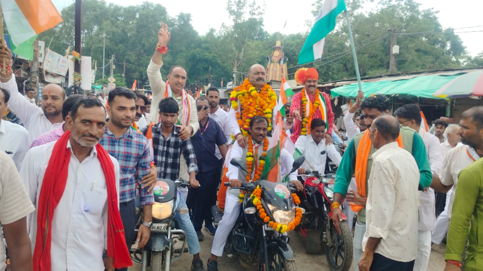 Khategaon News: The three colors of the tricolor reflect the glory of India: MLA Ashish Sharma