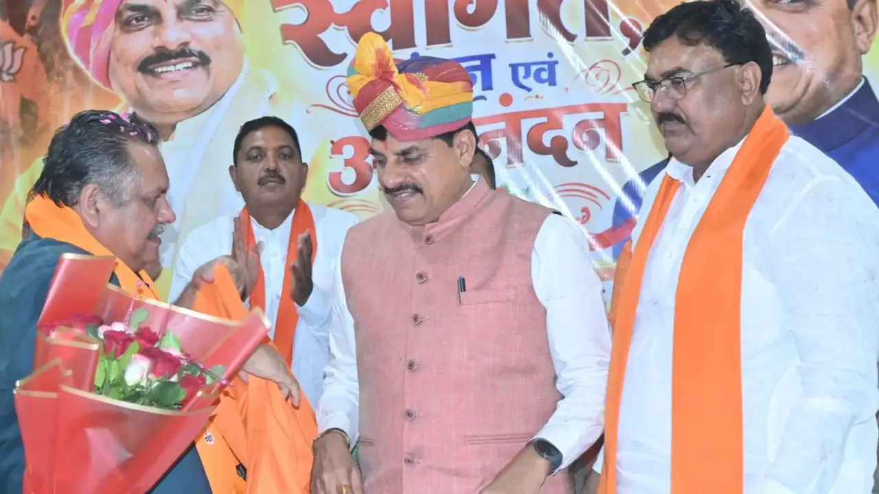 Harda Ki News : Patel raises the issue of Harda's development at the BJP district office; presents key demands to the Chief Minister.