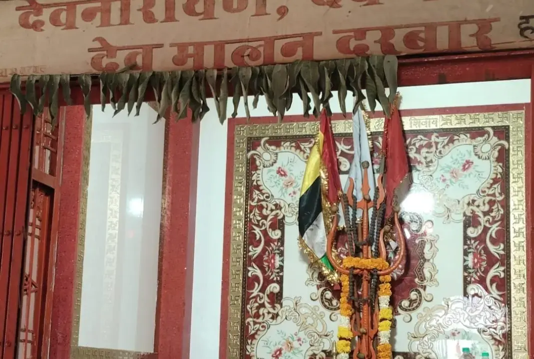 Khategaon Ki News: Devotees are arriving at the Devnarayan Bhilat shrine in Harangaon to worship Goddess Jagdamba and seek the fulfillment of their wishes.